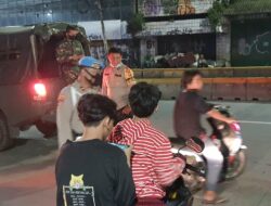 Cegah Gesekan Warga di Pergantian Tahun, Samapta Polsek Jatinegara Patroli di Kampung Melayu