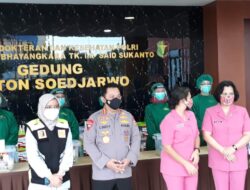Bocah yang Mengindap Kanker Tulang Asal Jawa Timur Dijenguk Kapolri di RS Soekanto