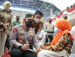 Tinjau Vaksinasi se Indonesia, Kapolri Dorong Percepatan Target Dosis Dua dan Booster