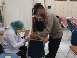 Kanit Binmas Polsek Matraman Pantau Vaksinasi di SMPN 97