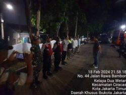 Personel Gabungan Gelar Apel Operasi Cipkon di Pos Pantau Mantap dan Taktis Fly Over Pasar Rebo